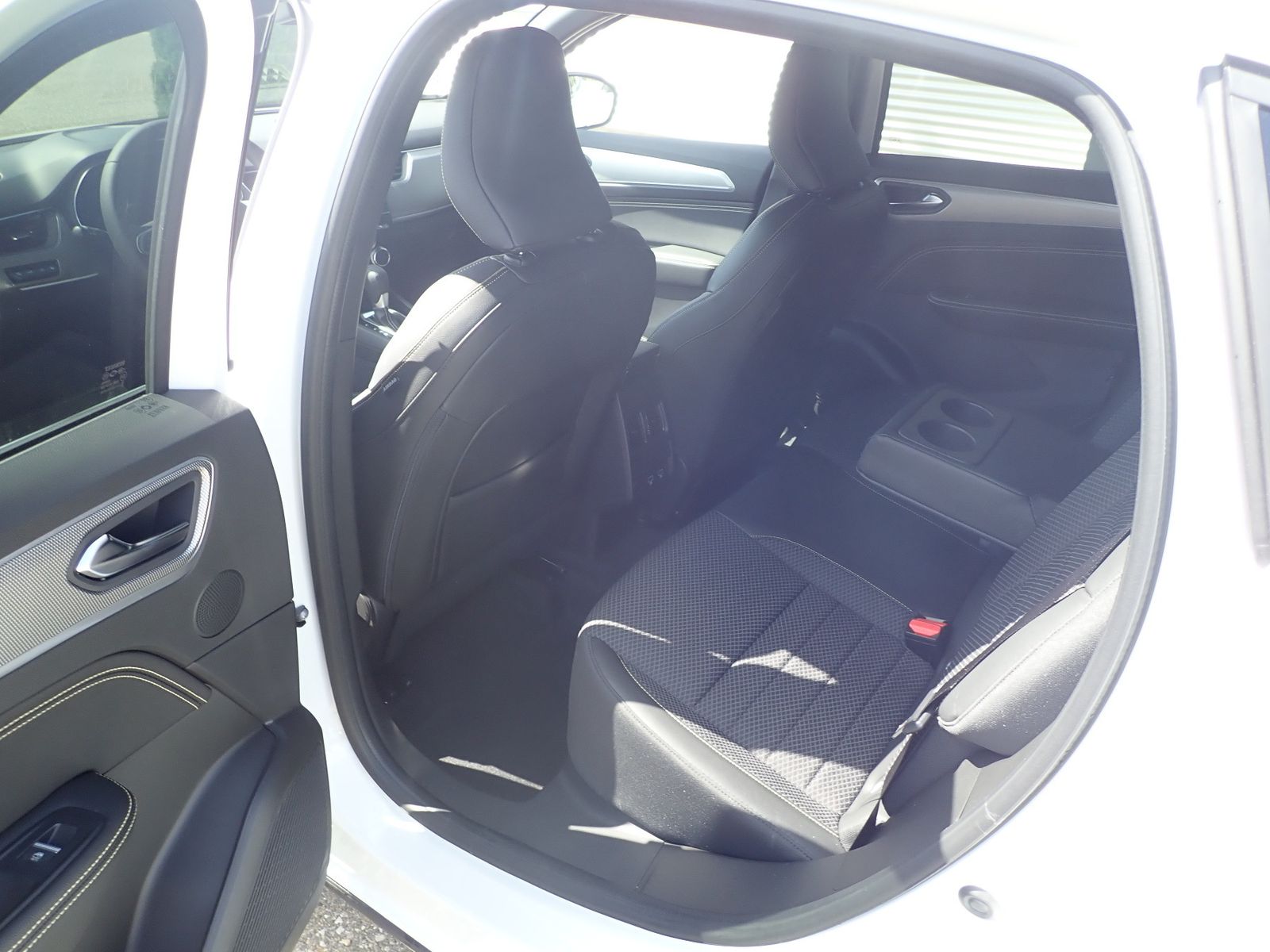 Fahrzeugabbildung Renault Arkana Techno 140 EDC