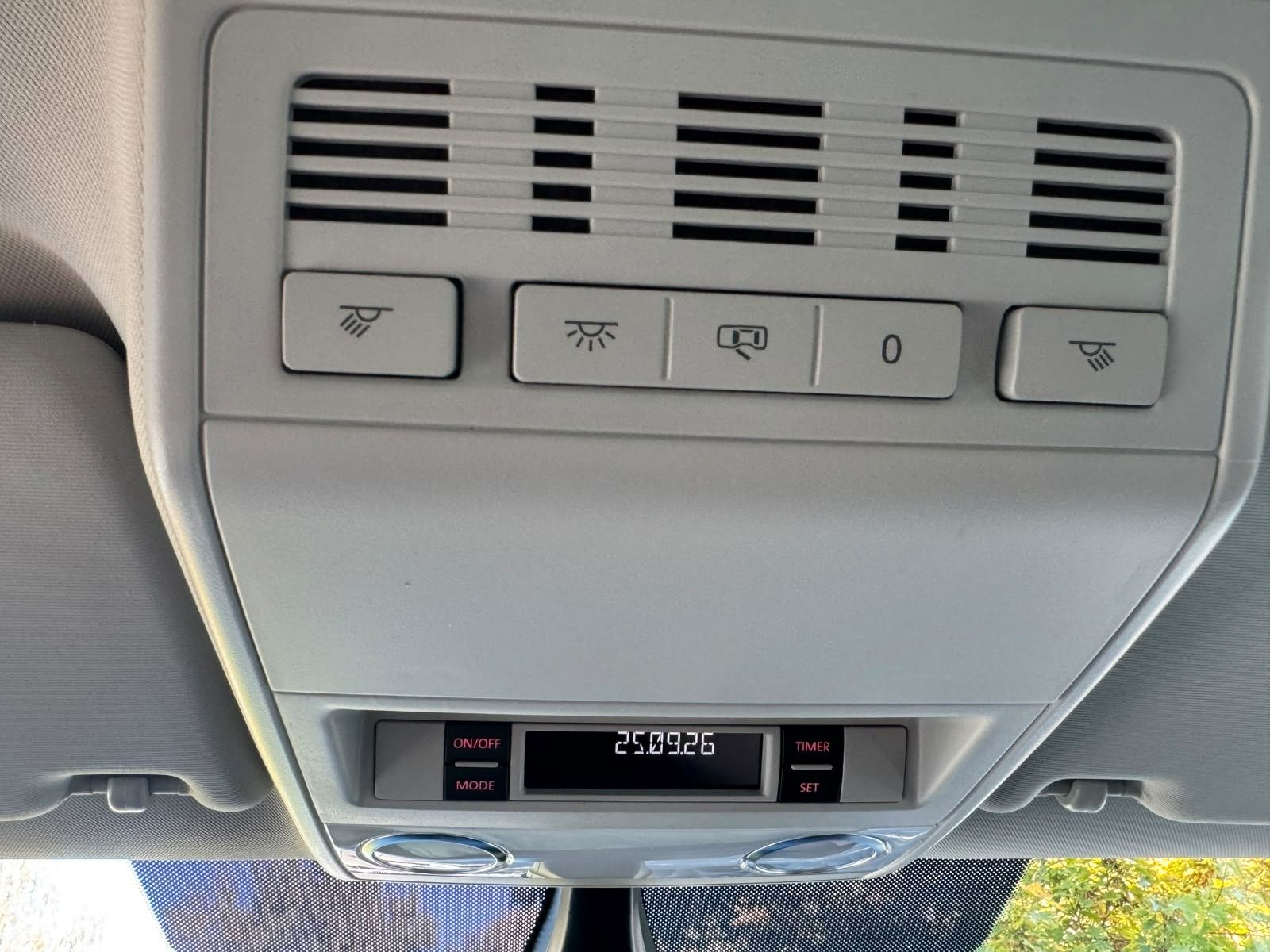 Fahrzeugabbildung Volkswagen T6 Multivan Trendline DSG WEBASTO