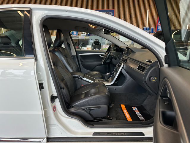 Volvo S80 Lim. D3 Summum *BiXenon*Standh*1.Hand*