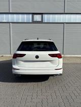 Volkswagen Golf 8 Variant R-Line 1.5 eTSi mit Garantie - : V mit