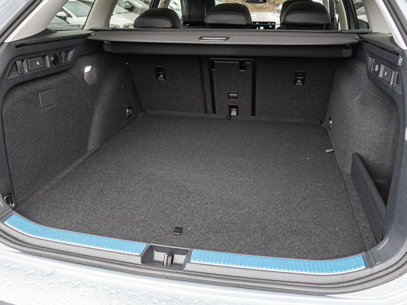 Volkswagen Passat Variant Elegance 1.5 eHybrid DSG Navi LED