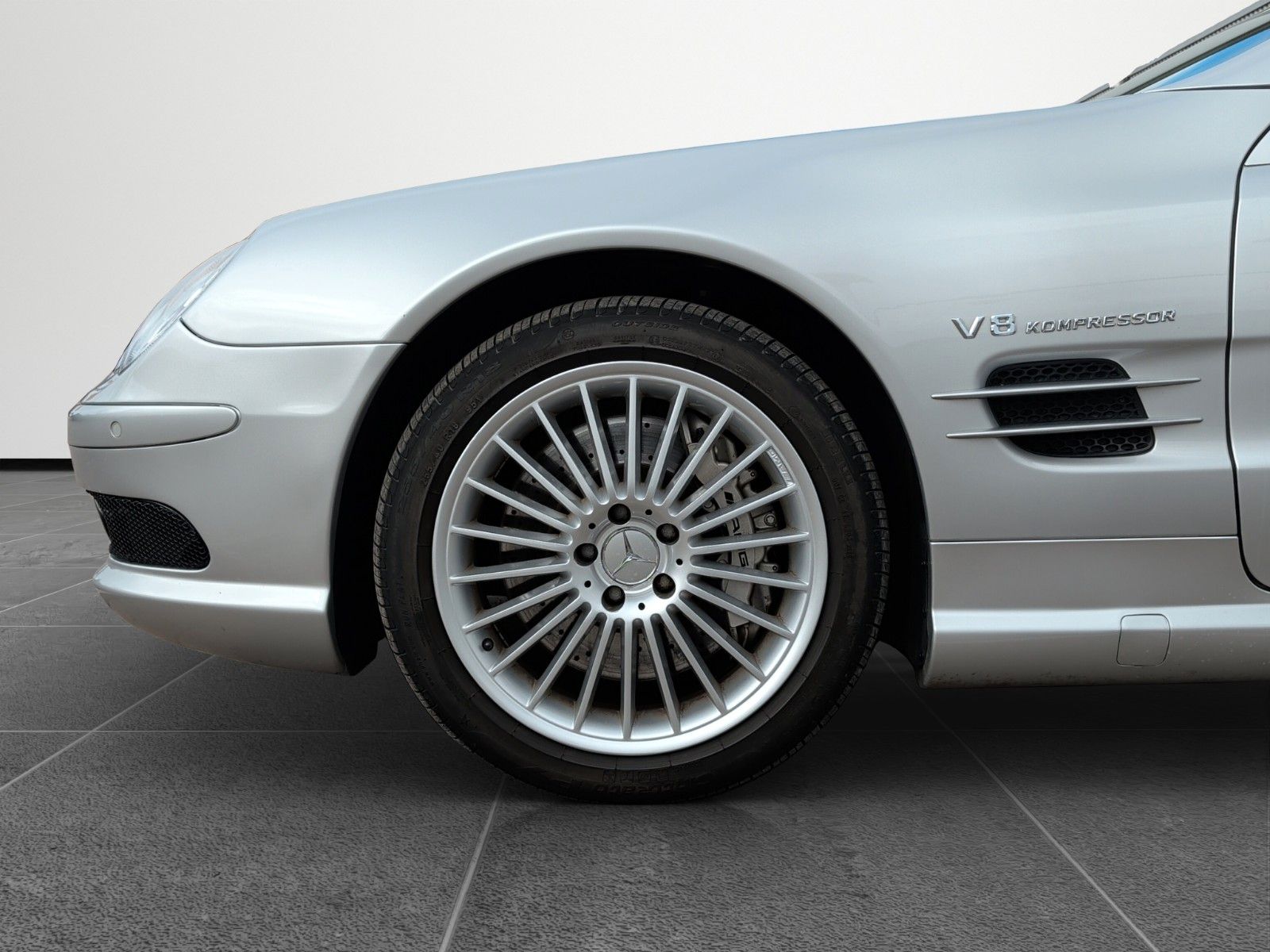 Fahrzeugabbildung Mercedes-Benz SL 55 AMG ROADSTER MEMORY XENON NAVI TEL ORIG DE