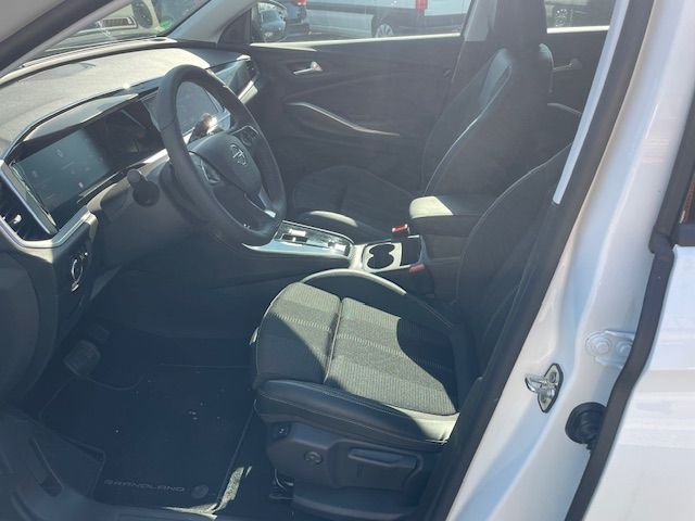 Fahrzeugabbildung Opel Grandland 1.2 Turbo GS AT