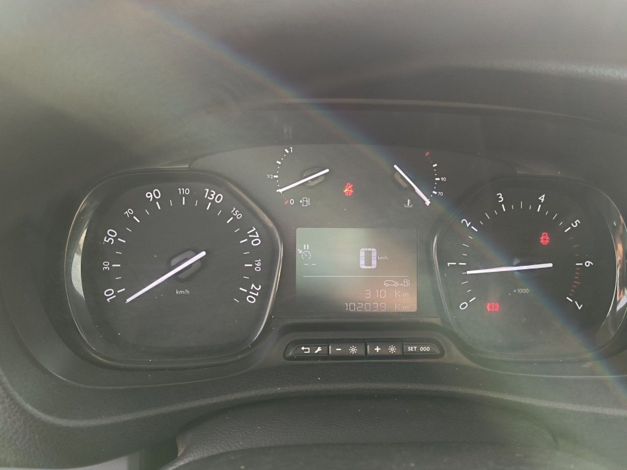 Fahrzeugabbildung Peugeot Expert Kasten Premium L2 / M - AHK uvm.