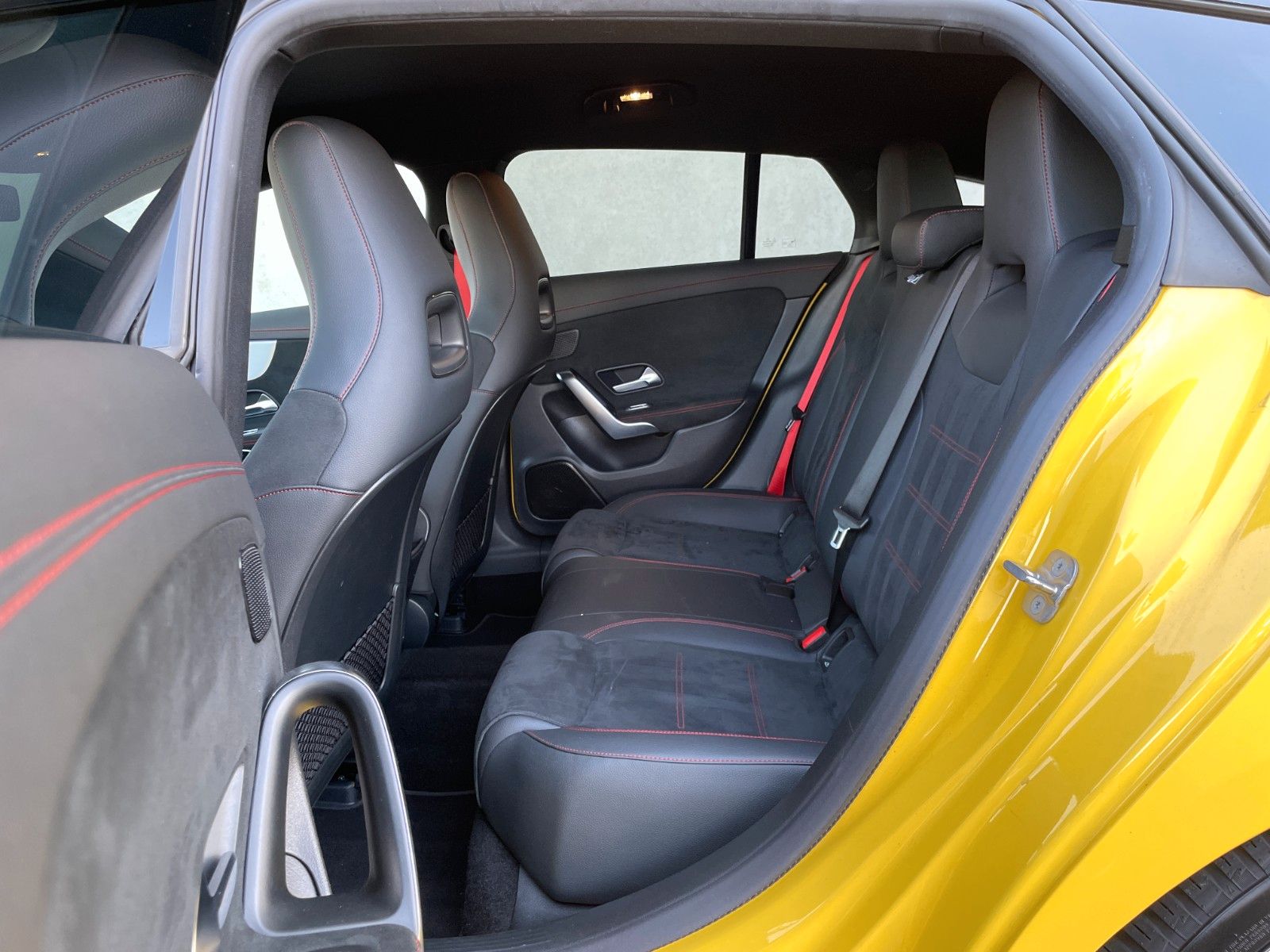 Fahrzeugabbildung Mercedes-Benz CLA 35 AMG 4M SB R-Kamera+Distr+Memory+Aero+MBea