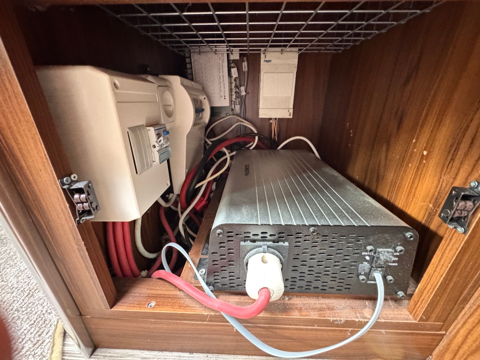 Fahrzeugabbildung Hobby PREMIUM DRIVE T 70 GE MAXI ALDE SOLAR LITHIUM