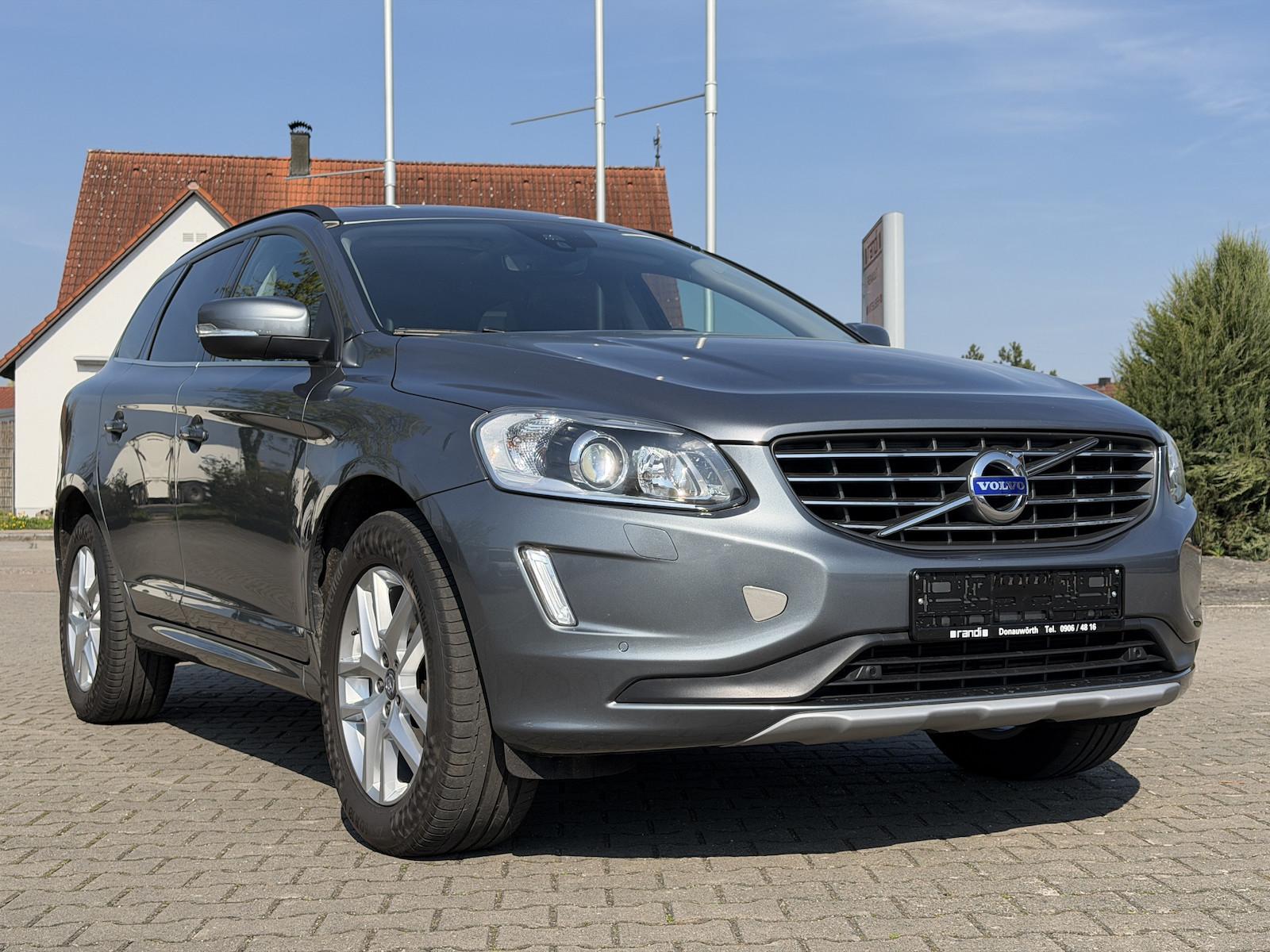 Volvo XC60 Momentum AWD / SitzH / Panorama