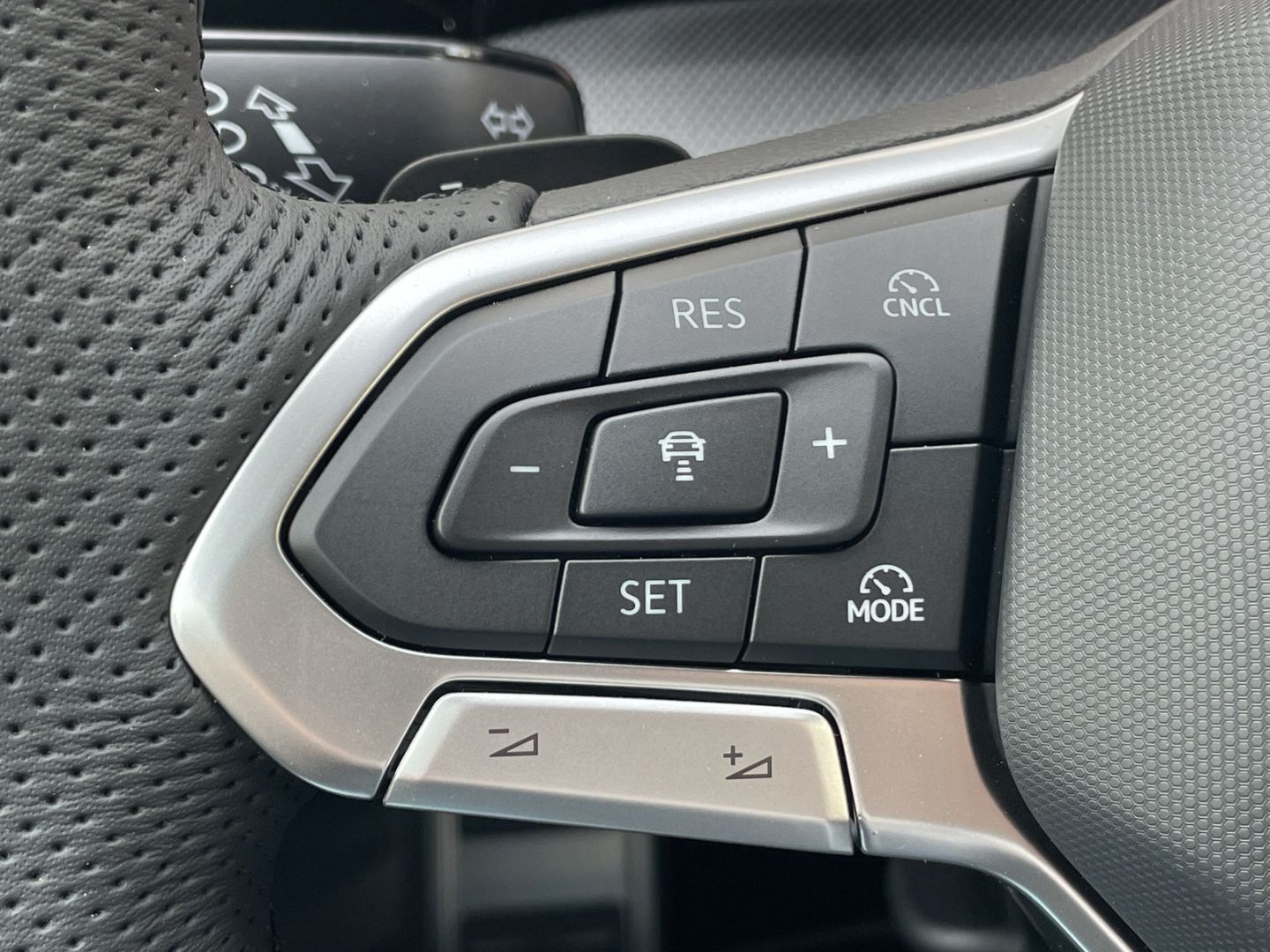 Golf Variant VIII 2.0 TDI DSG R-Line AHK/HUD/H&K