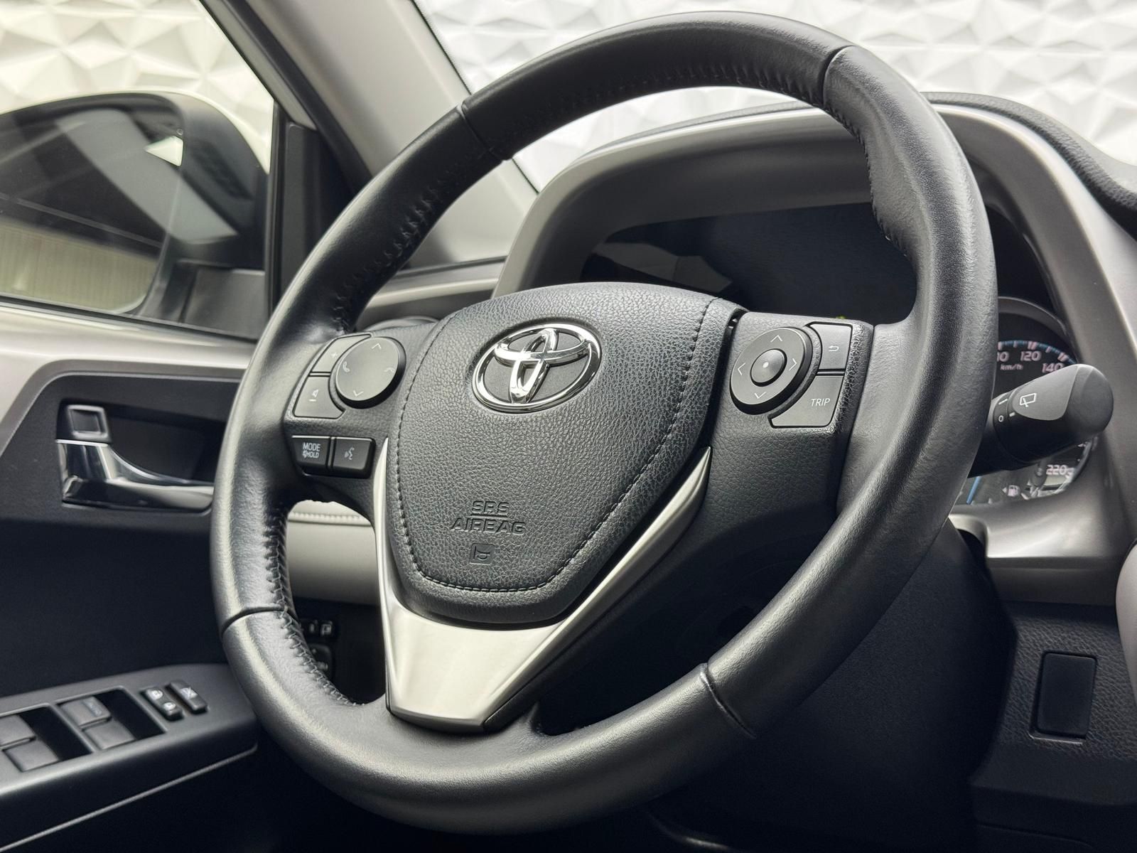 Fahrzeugabbildung Toyota RAV 4 2.5 EXECUTIVE/STANDHZ/RCAM/KEY/LED/DAB/RSA