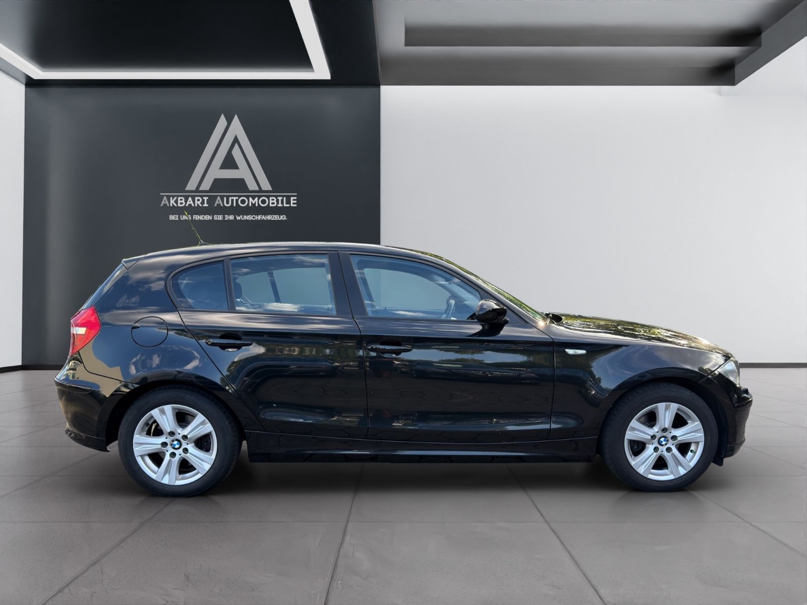 Fahrzeugabbildung BMW 118 1 Limousine*2.Hand*Automatik*Xenon*