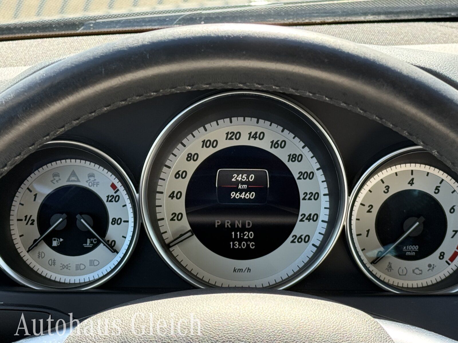Fahrzeugabbildung Mercedes-Benz C 180 CGI Elegance BE Ausstattung BlueEfficiency