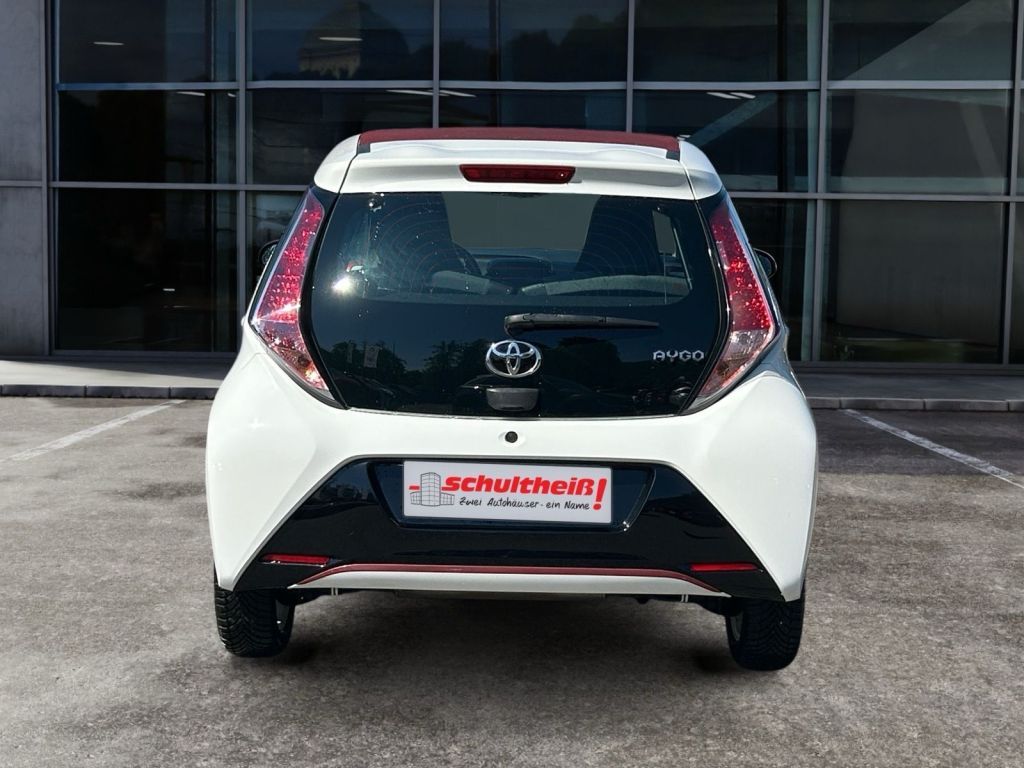 Fahrzeugabbildung Toyota Aygo x-pose