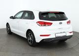 Hyundai i30 1.5 Intro Edition LED Navi Kamera PDC DAB - Hyundai i30 Intro mit Benzin-Antrieb