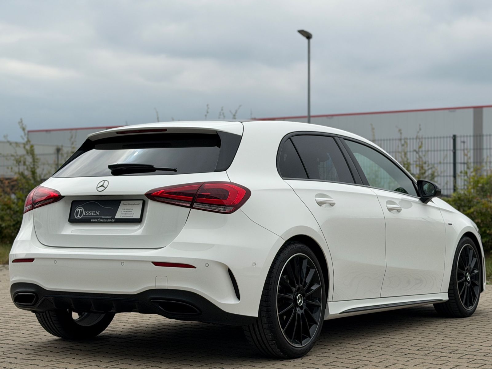 Mercedes-Benz A 200 Edition AMG Kam 19 Wide Night Ambiente foto 5