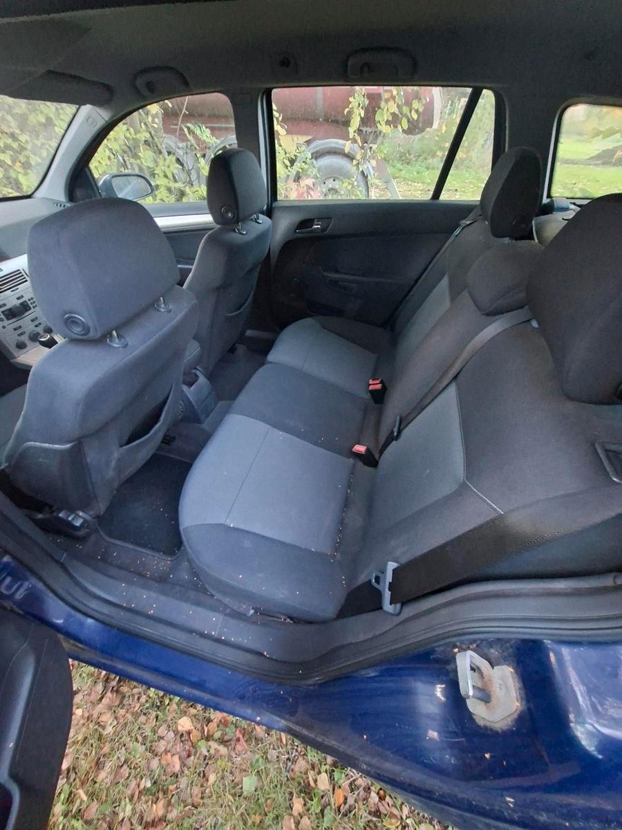 Opel Astra 2007 — photo 8