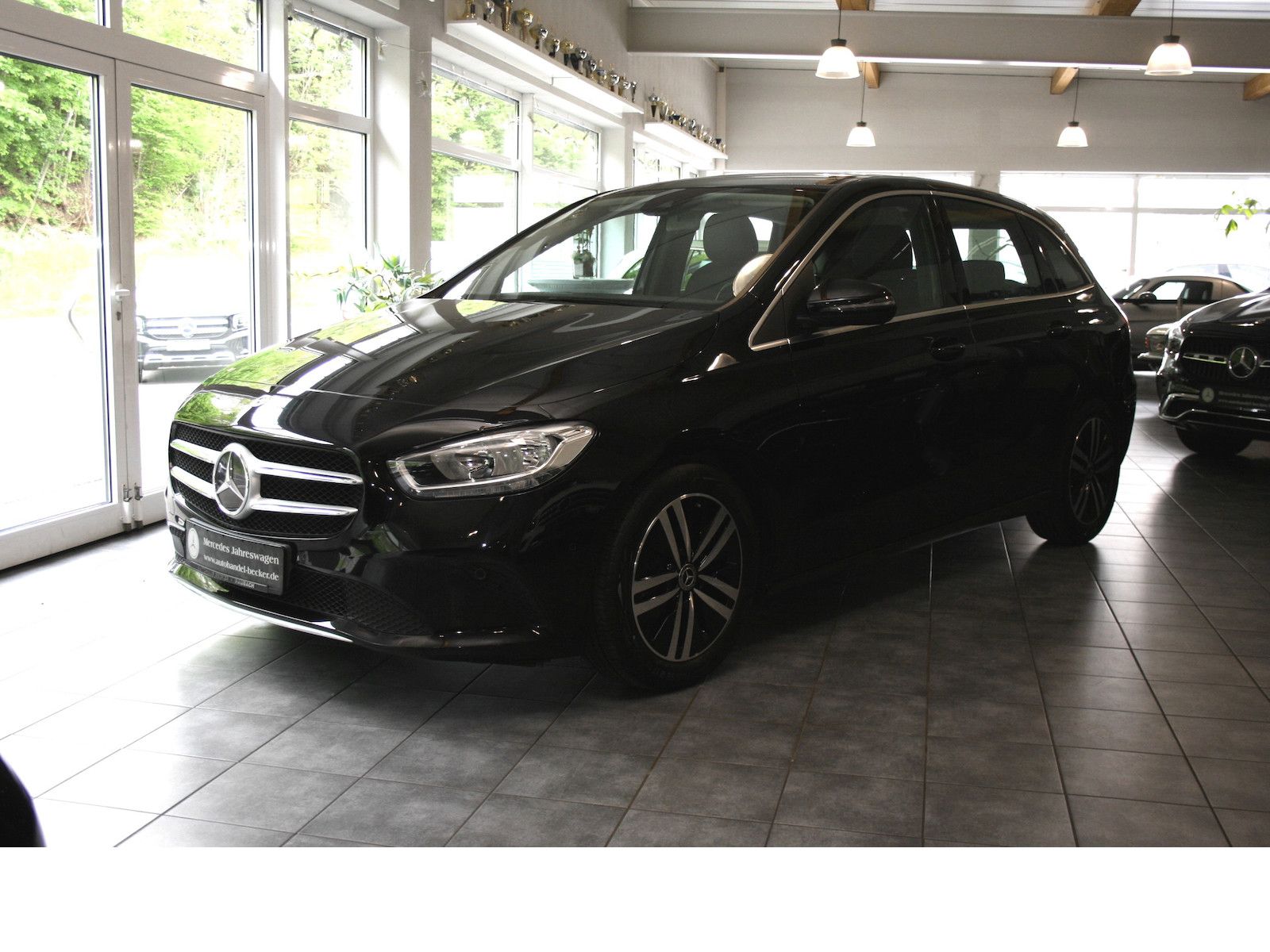 Fahrzeugabbildung Mercedes-Benz B 180 Progres.*MBUX High-End*Verkehrszeichen-Ass