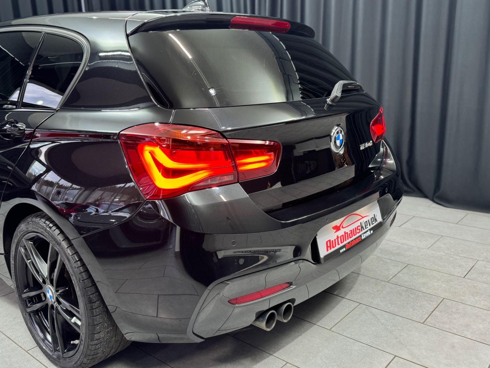 Fahrzeugabbildung BMW 120d Edition M SPORT SHADOW|AUTOMATIK|LEDER|PDC