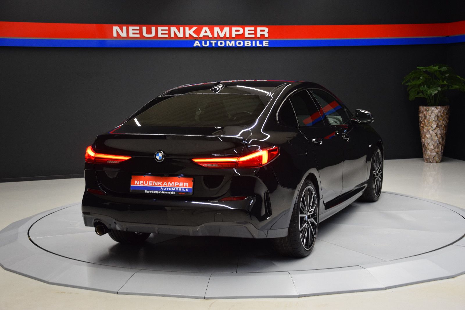 Fahrzeugabbildung BMW 218 i Gran Coupé M Sport H&k Leder Kamera ACC