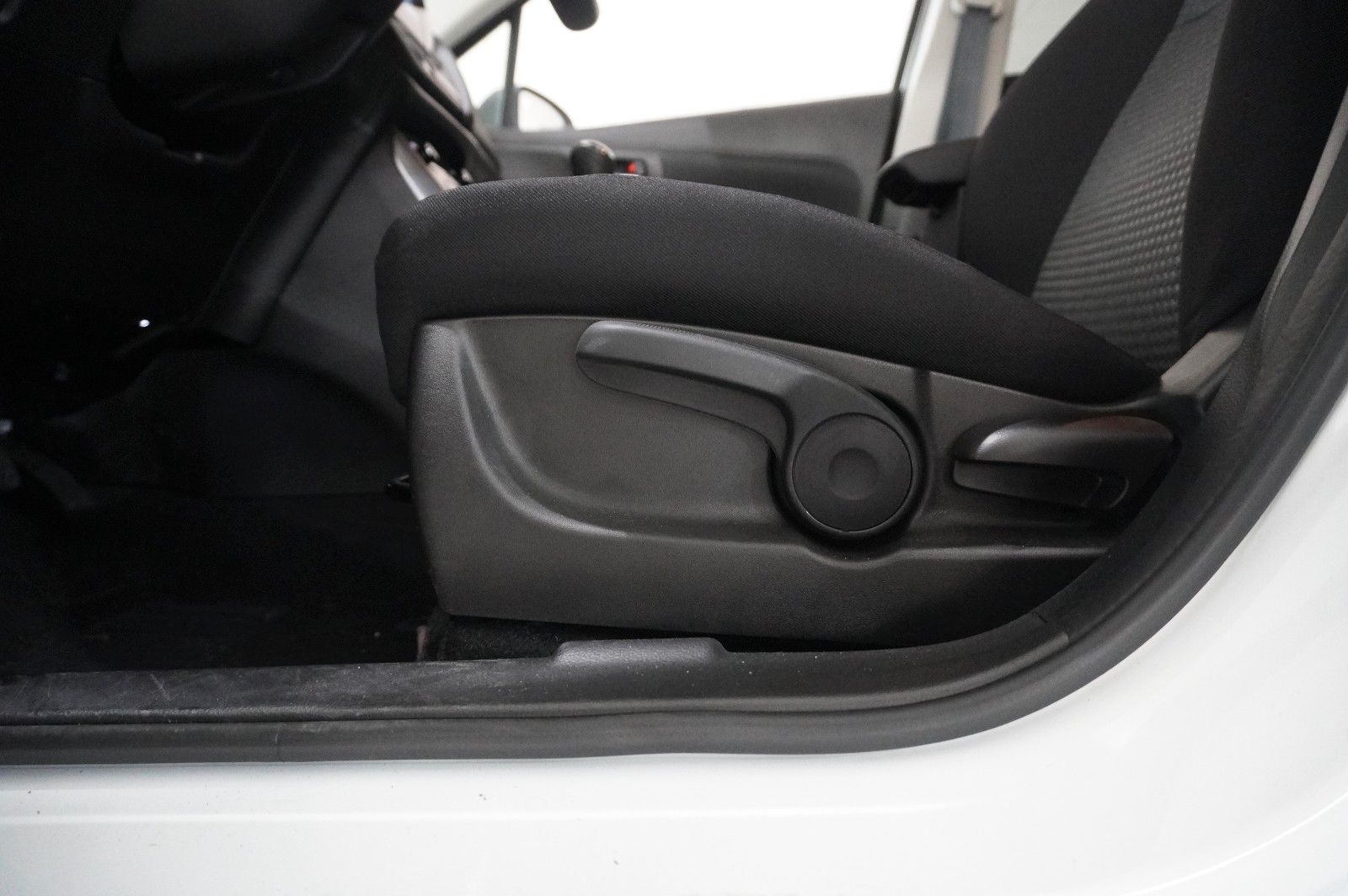 Fahrzeugabbildung Suzuki (SX4) S-Cross 1.4 COMFORT NAVI/LED/KAMERA/SH/DAB