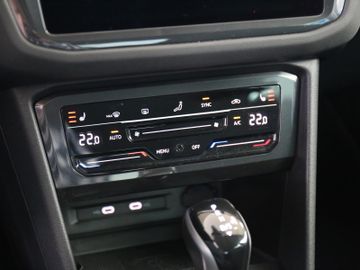 Volkswagen Tiguan DSG ELEGANCE LED MATRIX IQ ACC KAMERA