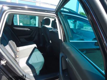 Volkswagen Passat Variant - 8