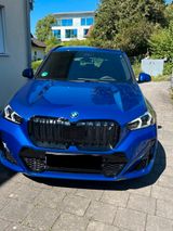 BMW iX1 xDrive30 - Sport- & Innovationspaket - BMW iX1 von privat