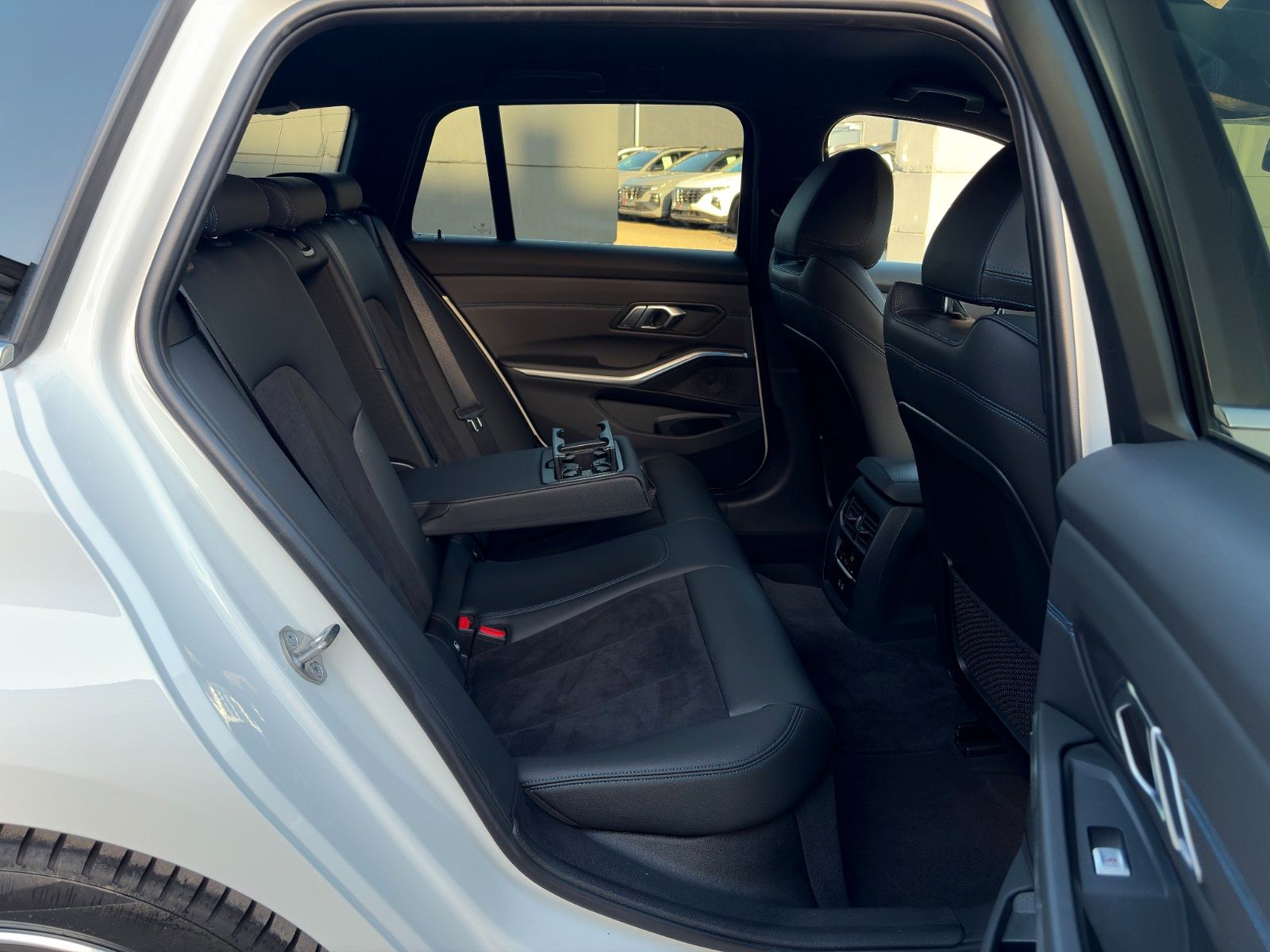 Fahrzeugabbildung BMW 320e G21 Touring M Sport Galvanik Akustik HiFi