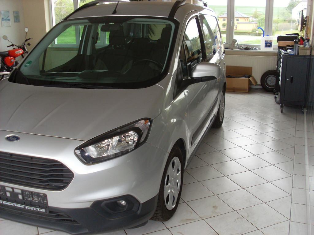 Ford Transit Courier Kombi Trend