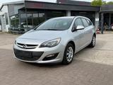 Opel Astra J Sports Tourer Edition NAVI*PDC*TEMPOMAT - Opel Astra Gebrauchtwagen in Kiel