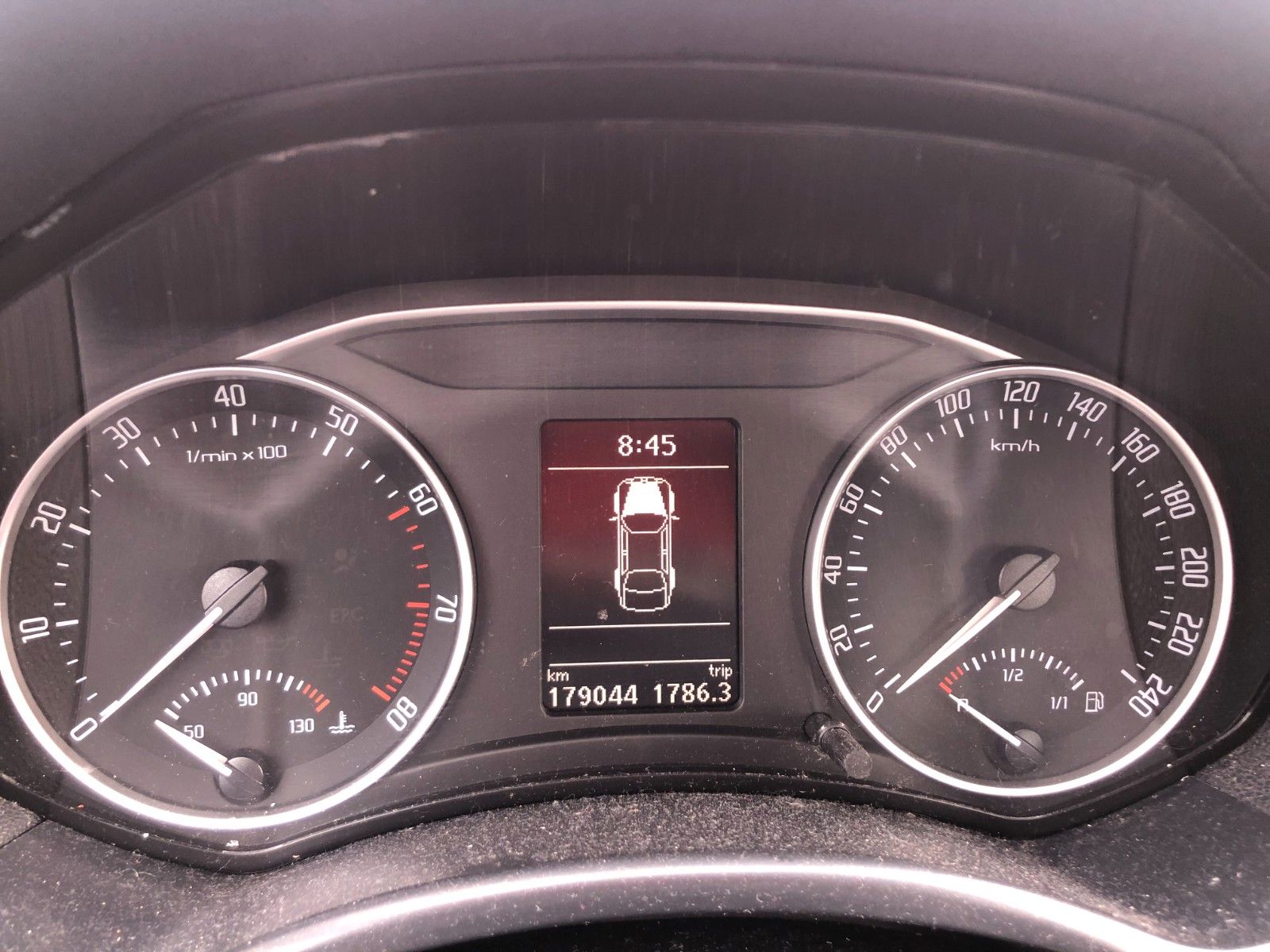Fahrzeugabbildung SKODA Octavia Combi Elegance Unfall Front