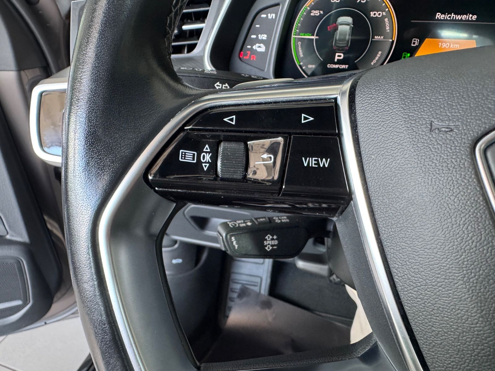 Fahrzeugabbildung Audi A6 50 TFSI e quattro design/LEDER/AHK/CARPLAY/1H