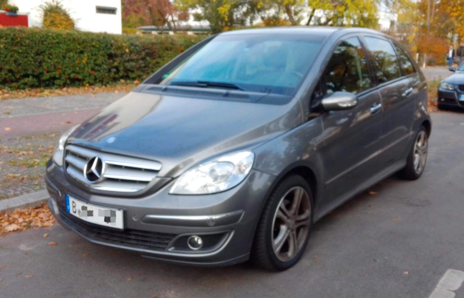 Mercedes-Benz B 220