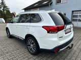 Mitsubishi Outlander Top 4WD*LEDER*NAVI*7-SITZ.*E-GSHD*AHK - gebrauchte Mitsubishi Outlander aus dem Jahr 2018