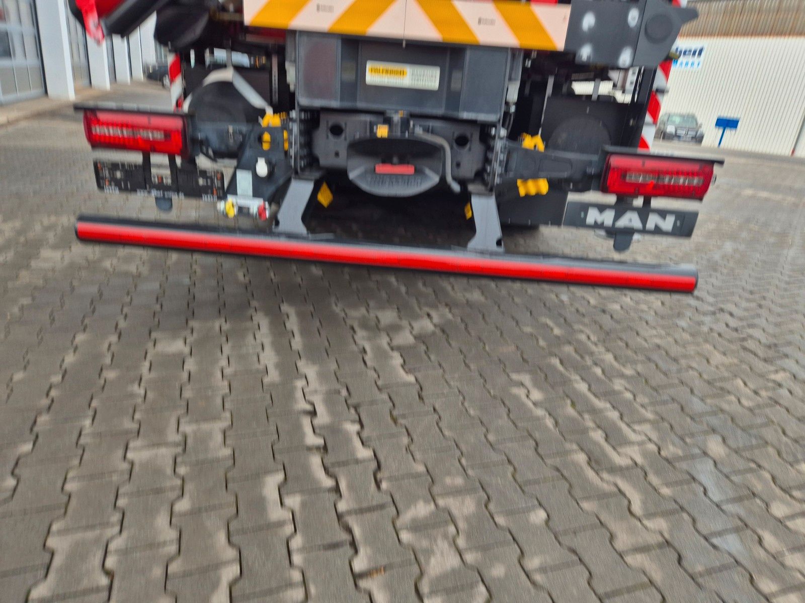 Fahrzeugabbildung MAN TGS 26.470 6x2-4 LL Palfinger PK19.001 SLD5 Funk