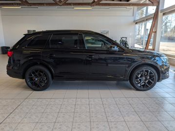Audi Q7 50 TDI quattro S line