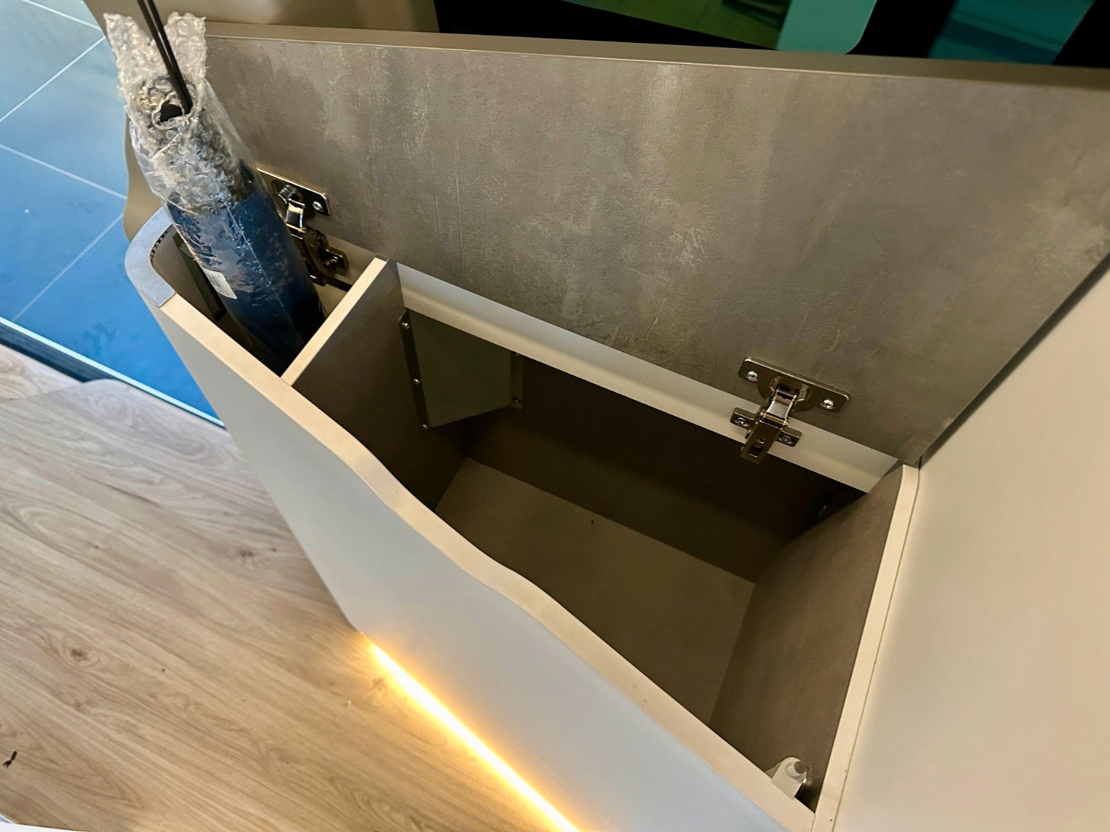 Vehicle details page 19 Vehicle image: Ford Nugget L1 Titanium | New Model V710