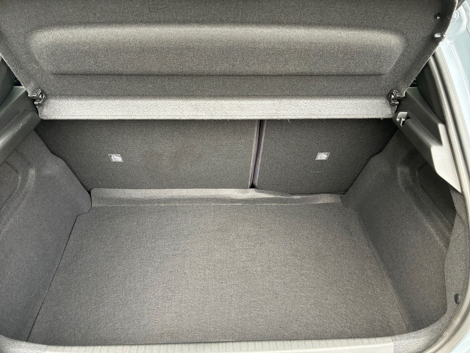 Fahrzeugabbildung Opel Corsa F 1.2 Turbo Edition Automatik LED,SHZ,PDC