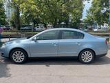 Volkswagen Passat Lim.  1,6 Ltr. 85 kW 16V FSI . Wenig KM - Volkswagen Passat mit Benzin-Antrieb: Limousine, 1.6