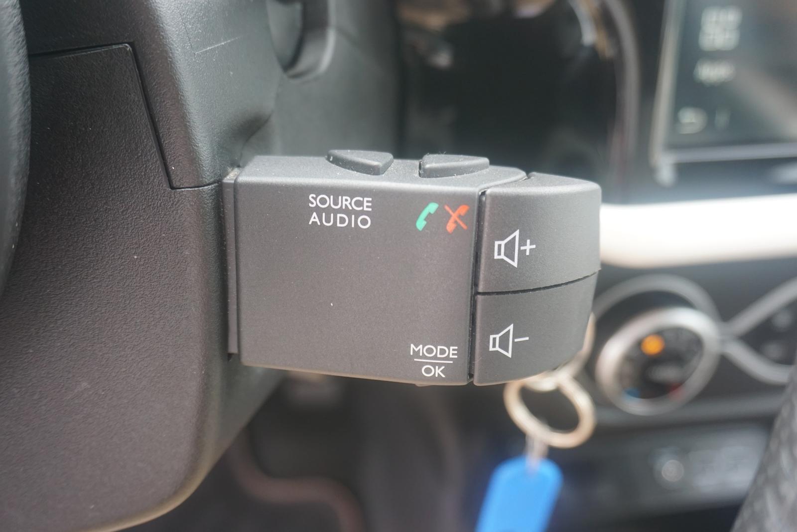Renault Twingo SCe 65 Vibes Navi Sitzheizung Klimaaut.