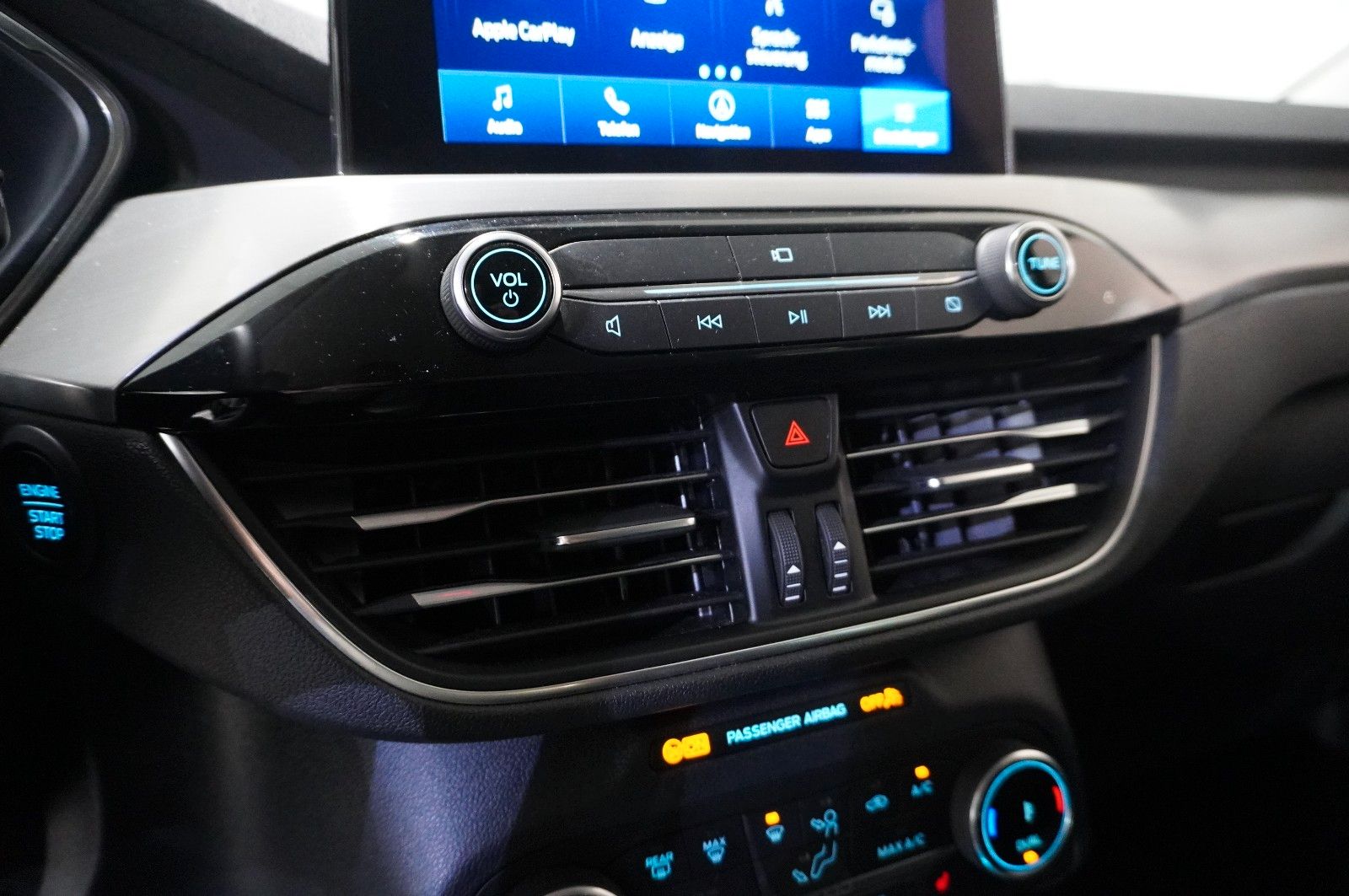 Fahrzeugabbildung Ford Kuga 2.5 HYBRID TITANIUM X 4X4 NAVI/LED/KAMERA