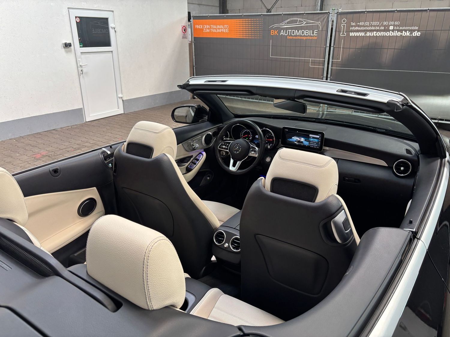 Fahrzeugabbildung Mercedes-Benz C 180 AMG Night#LED#Leder#Airscarf#Memory#Kamera