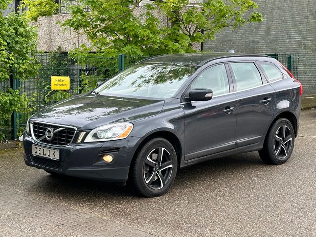 Volvo XC60 2.4D Summum AWD/Voll/8FachAlu/Zahnri.gewe.