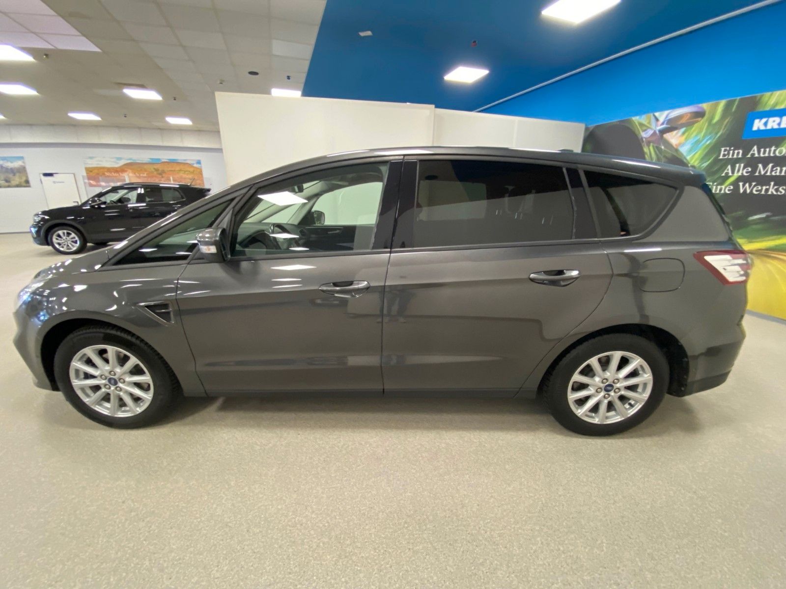 Fahrzeugabbildung Ford S-Max 2.0 TDCI EcoBlue Edition+NAVI+AHK+KAMERA++