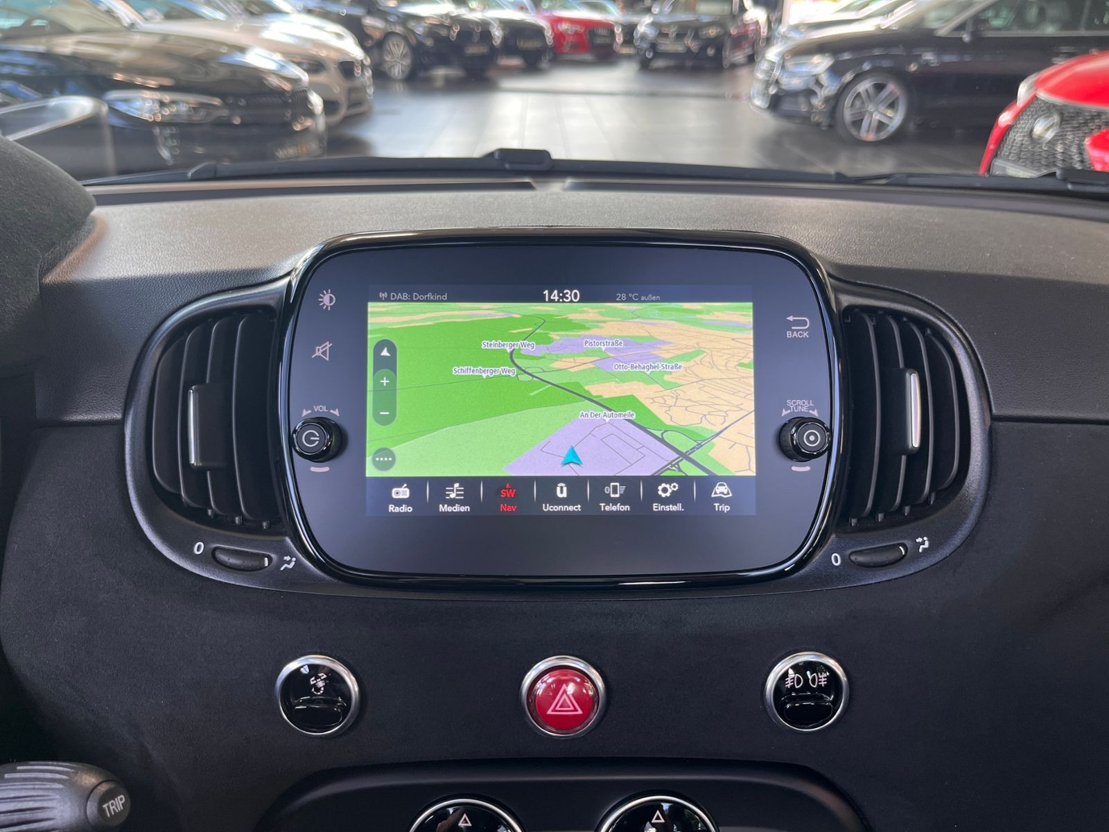 Fahrzeugabbildung Abarth 695C Turismo Aut. BEATS XENON NAVI