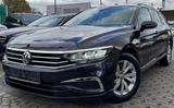 Volkswagen PASSAT VARIANT NAVI-AUTOMATIK-PDC-SHZ-TEMPOM - mit Diesel-Antrieb: Berganfahrassistent, mit Klimaautomatik