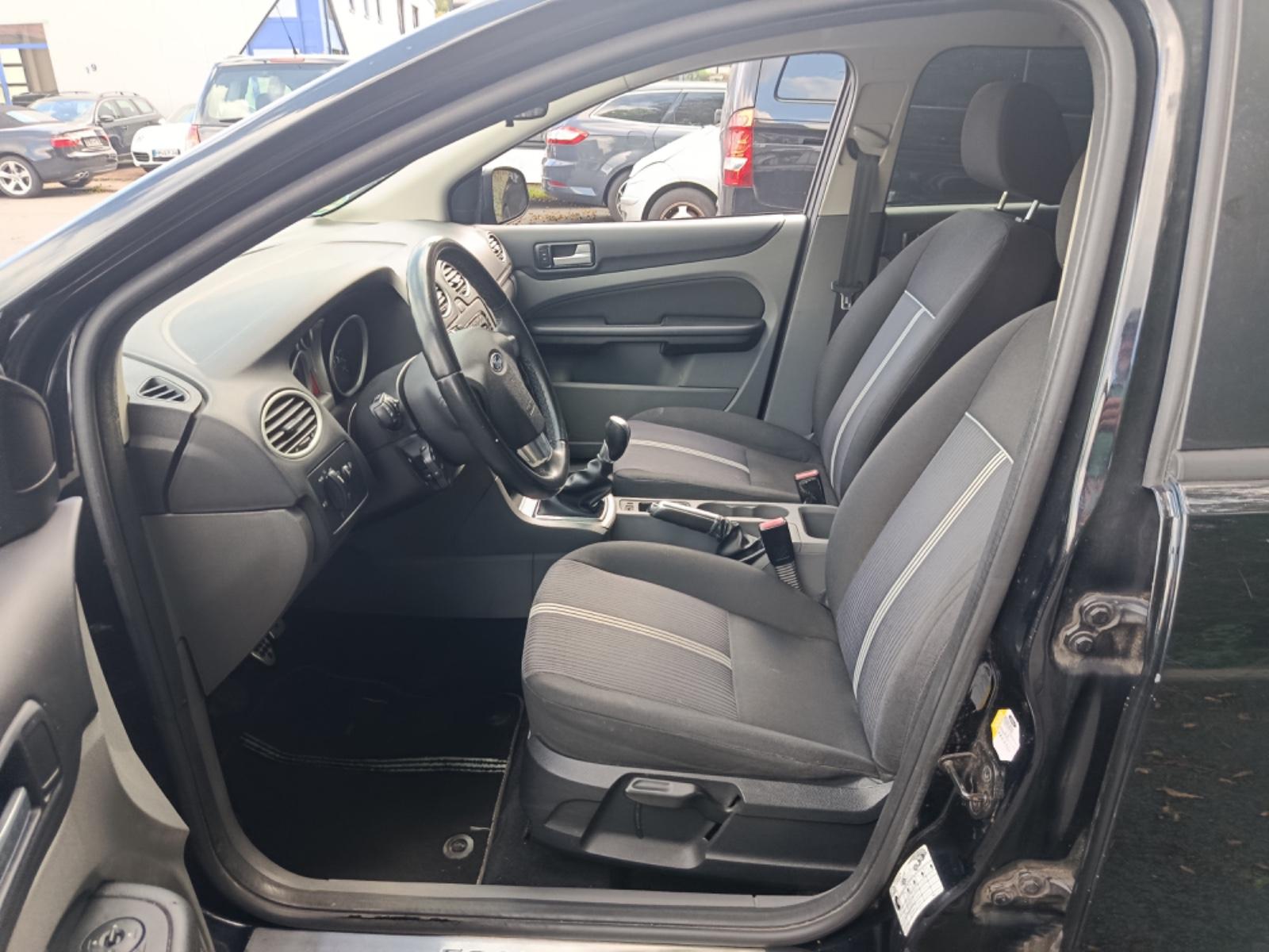 Ford Focus 2010 — photo 7