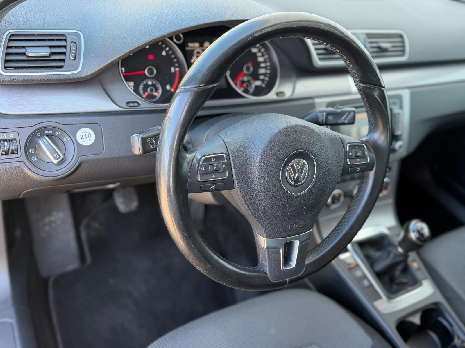 Volkswagen Passat 2013 — photo 7