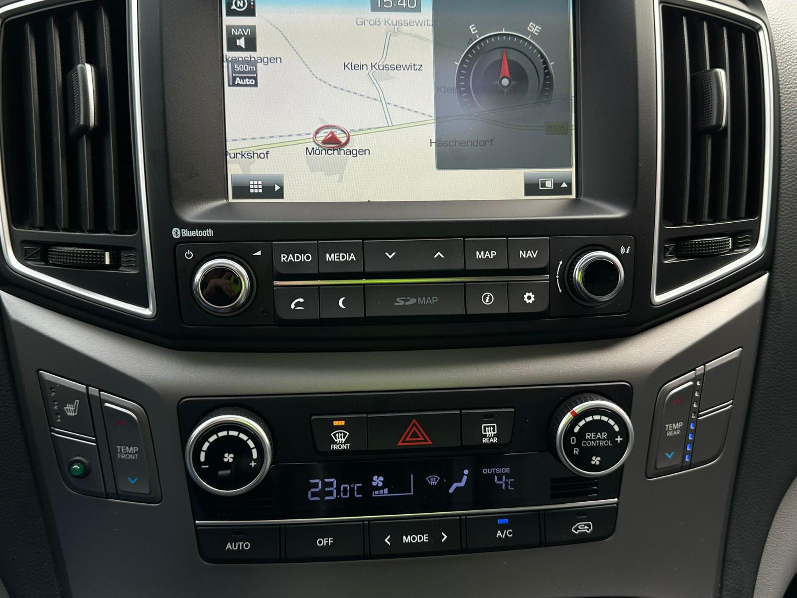 Hyundai H-1 Travel Navi BT Temp AHK Sitzhzg Dach