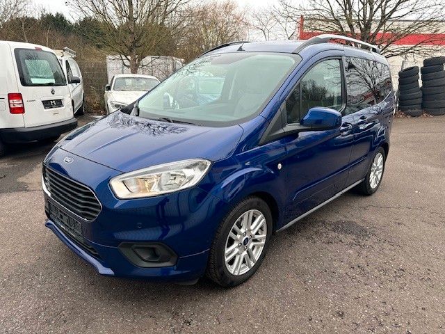 Ford Tourneo Courier Titanium