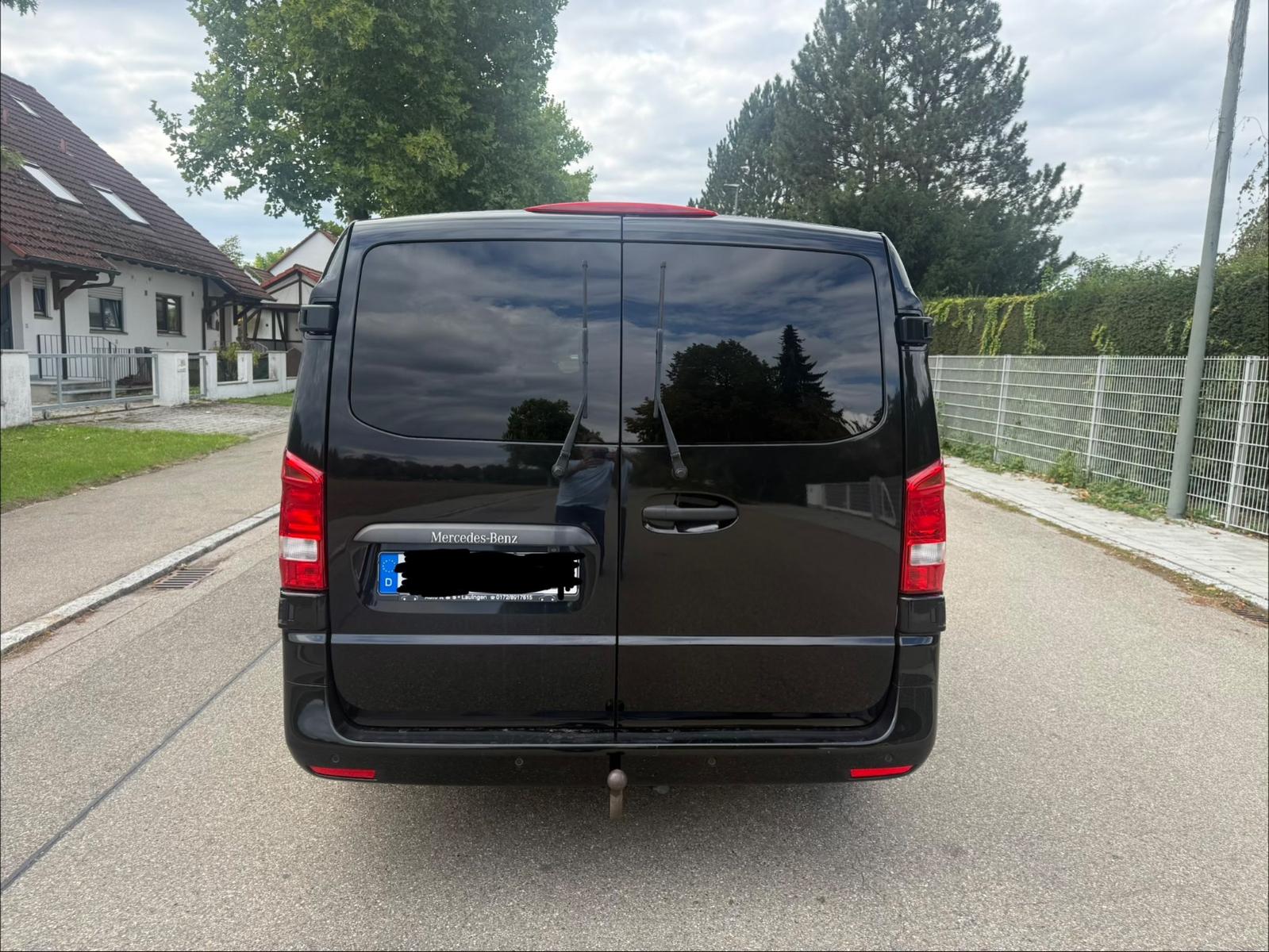 Mercedes-Benz Vito Tourer 4MATIC Lang,8-Sitze,Navi,Aut.,SHZ,AH
